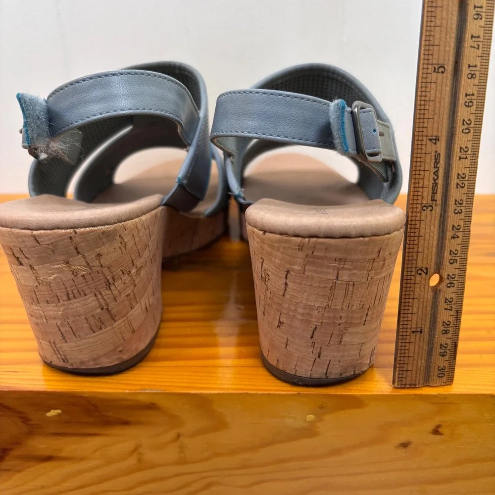 Baretraps Abia Wedge Sandals Perforated Adjustable Strap‎ Blue Comfort 11W
